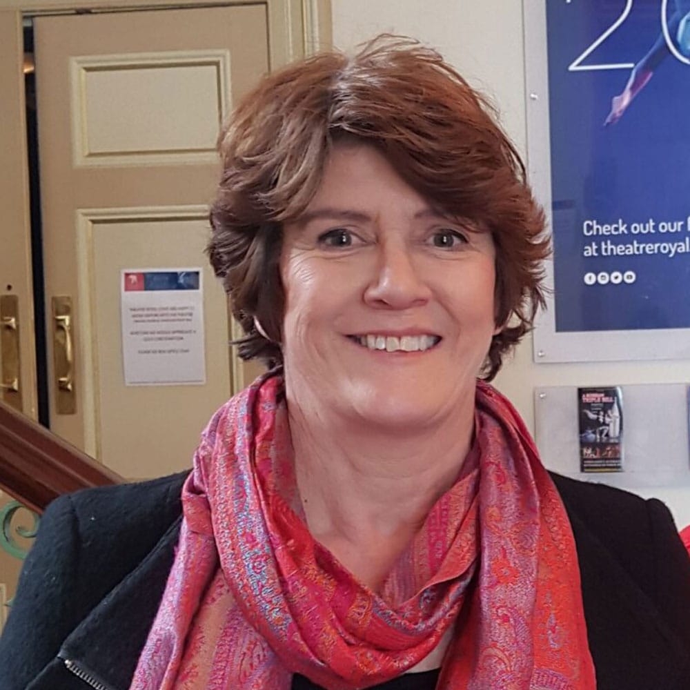 Photo of Lynne Hanlon
